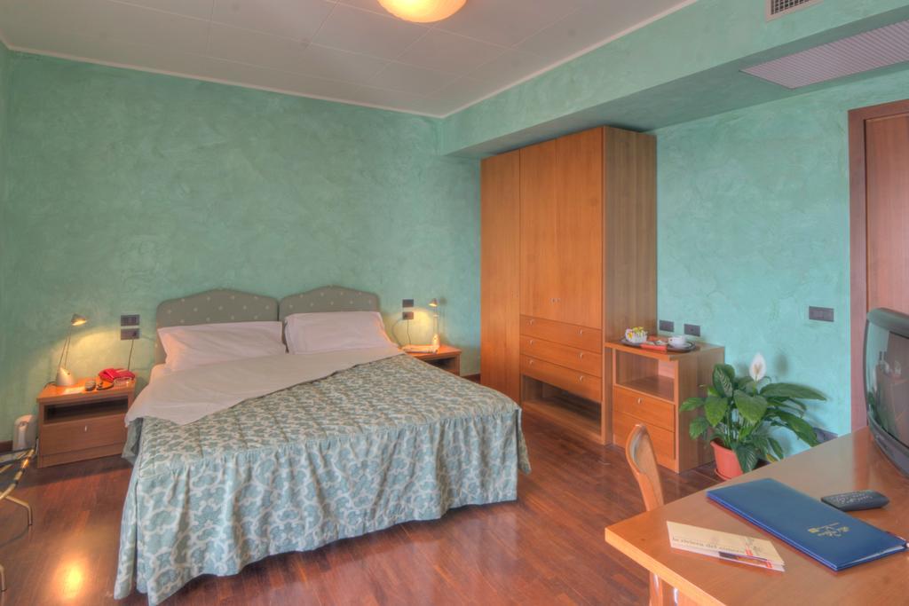 Hotel 3 Querce Camerano Zewnętrze zdjęcie